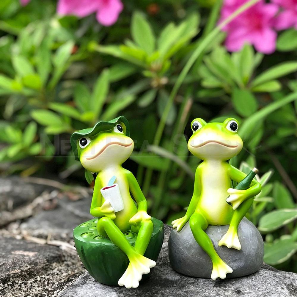 Hand Painted Drinking Frog Garden Figurine