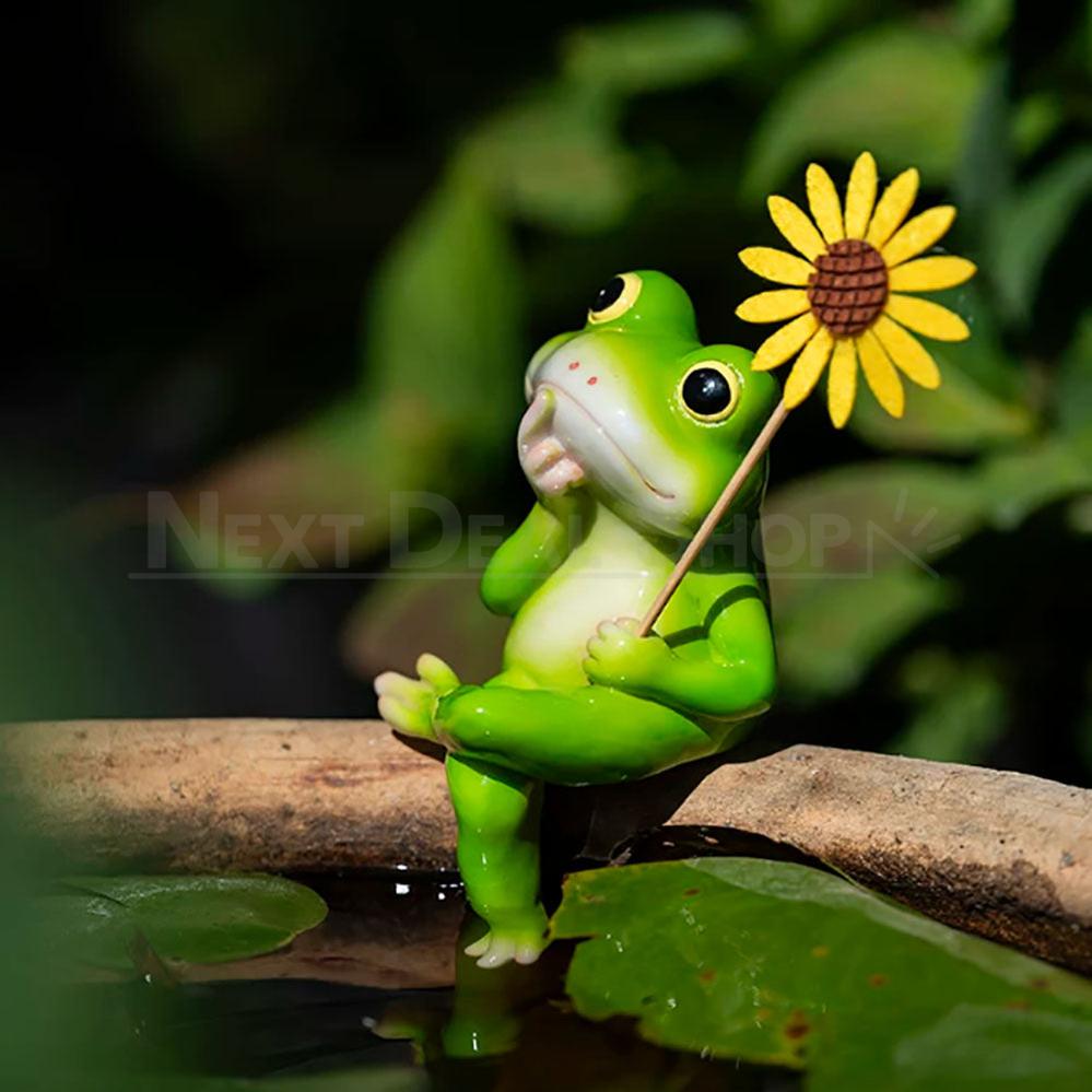 Hand Painted Frog Figurine With Sunflower Outdoor Garden Planter Decor