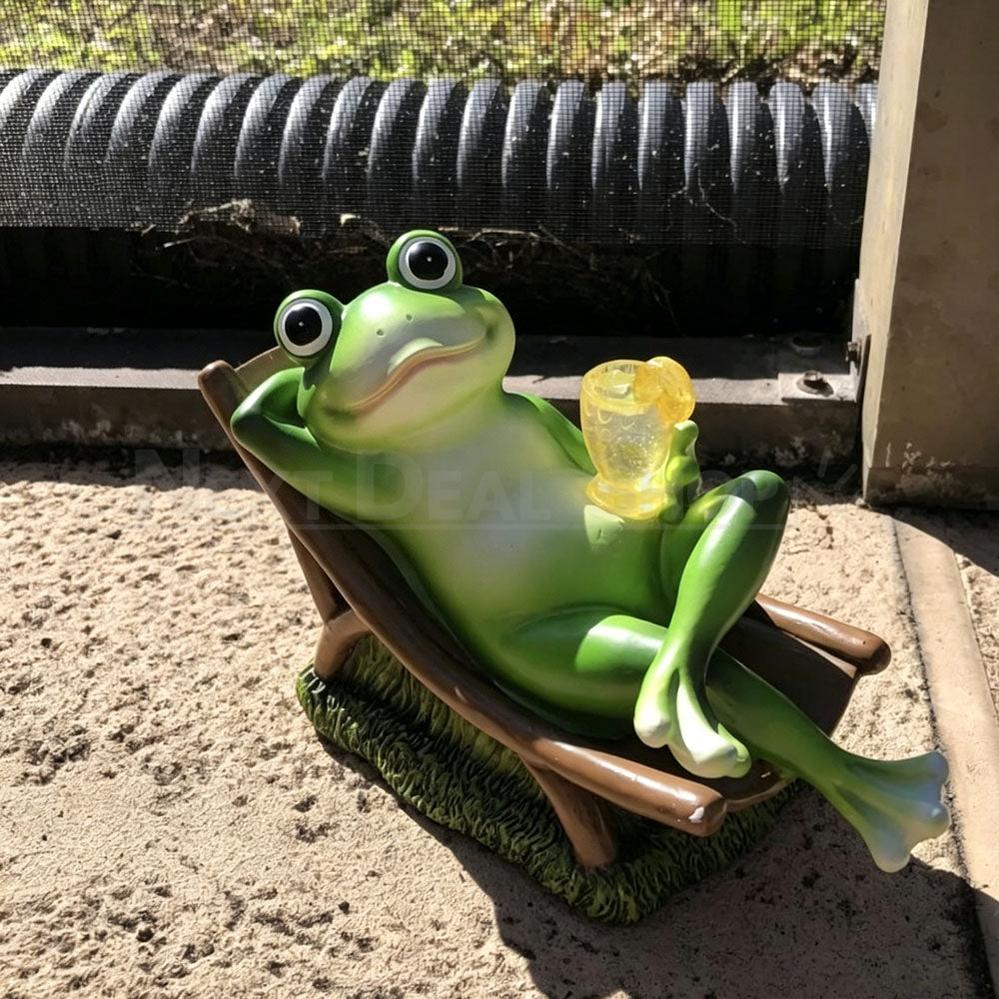 Solar Powered Relaxing Frog Garden Statue Outdoor Decor